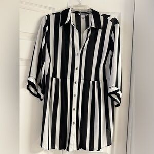Peter Nygard black and white blouse size M